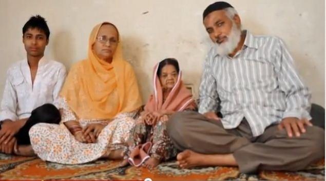 Zeenat Bi Claims to be the World’s Oldest Dwarf (YouTube screenshot) Zeenat Bi