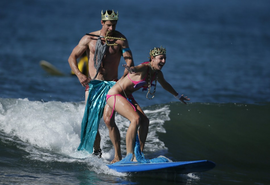 Halloween surf contest