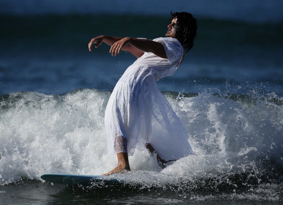 Halloween surf contest