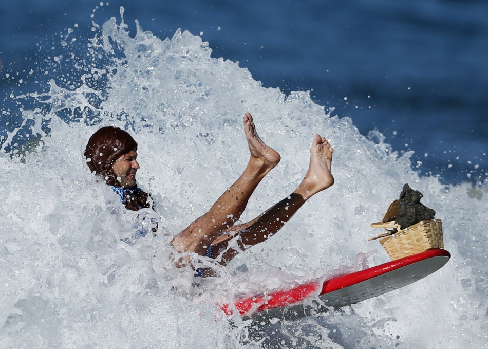 Halloween surf contest