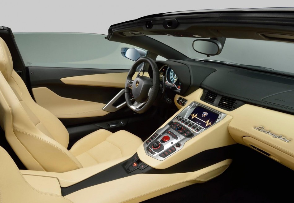 Aventador LP 700-4 Roadster