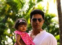 aaradhya-bachchan-abhishek-bachchan