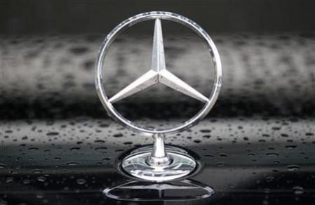Mercedes-Benz 'three-point star' Logo Mercedes-Benz