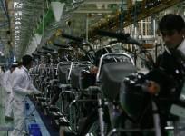 employees-work-in-an-assembly-line-at-hero-honda039s-newly-inaugurated-plant-in-haridwar-april-8-2008