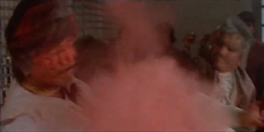 The 14-year-old long enmity between to friends, Dilip Kumar and Raj Kumar ended on Holi in the movie. Saudagar