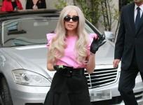 lady-gaga-open-to-threesome-with-boyfriend-taylor-kinney-and-another-woman