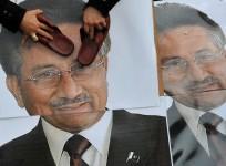 shoe-thrown-at-general-retd-pervez-musharraf