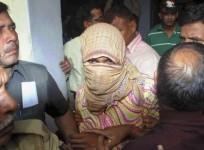 police-officers-escort-manoj-kumar-accused-of-raping-and-torturing-a-five-year-old-girl-at-a-court-in-muzaffarpur-in-bihar