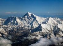 mount-everest-seen-from-the-south-from-an-aircraft