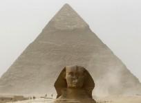 tourist-and-egyptians-travel-on-horses-during-a-sandstorm-the-near-the-sphinx-at-the-great-pyramids-on-the-outskirts-of-cairo-february-25-2011-reuters-amr-dalsh