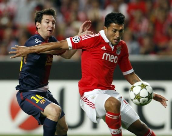 Benfica defender Ezequiel Garay set to move to Zenit Saint Petersburg Ezequiel Garay (R)