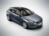 volvo-drives-v40-cross-country-to-india