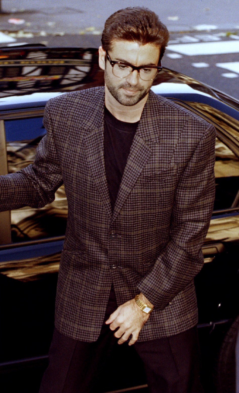 Singer George Michael arrives at the High Court for the second day of his bid to break from Sony Music Entertainment October 19.1993 Singer George Michael arrives at the High Court for the second day of his bid to break from Sony Music Entertainment October 19.1993