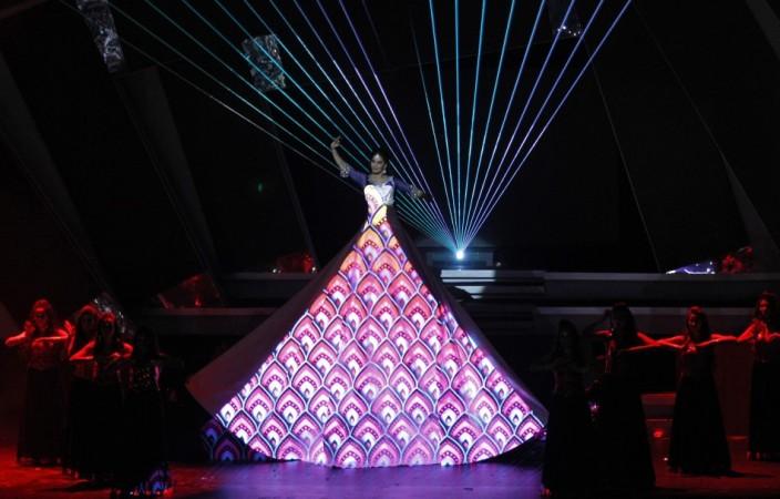 Madhuri Dixit IIFA Awards 2013