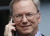 eric-schmidt-holding-a-yet-to-be-released-moto-x-phone