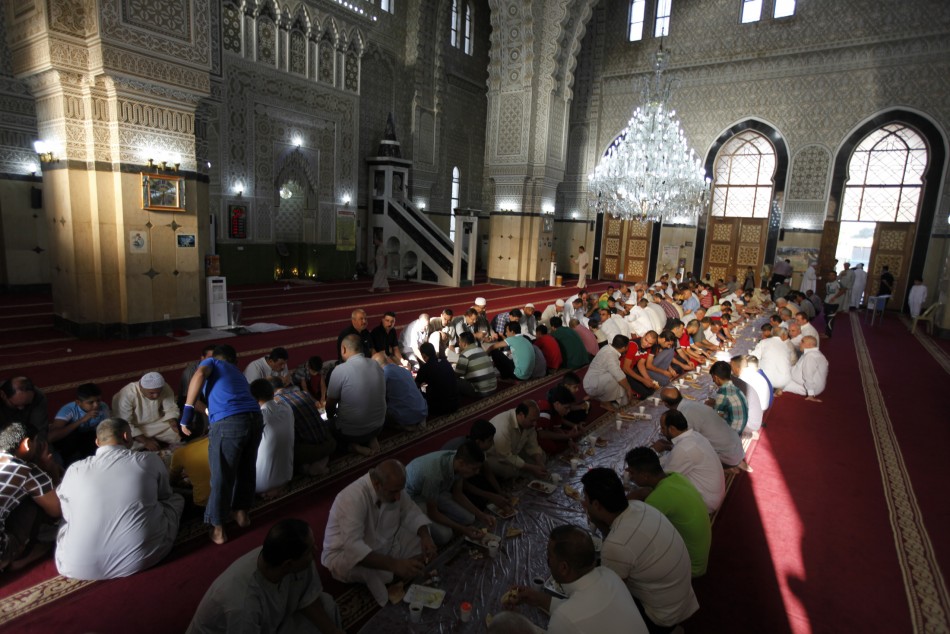 When is Eid al-Fitr 2014? End of Ramadan and How Muslims 