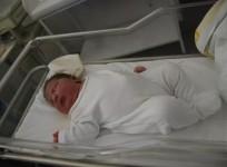 spains-biggest-baby-weighing-6-1-kg-delivered-naturally