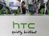htc-smartphones-on-display-at-a-store