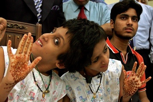 Sabah (L) and Farah