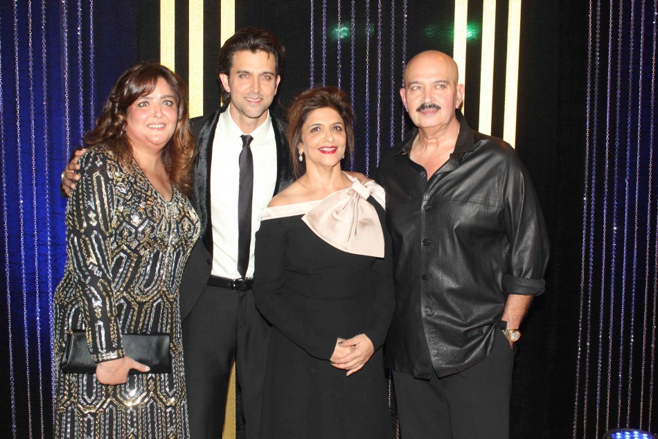 Sunaina, Hrithik, Pinky Roshan and Rakesh Roshan Rakesh Roshan Birthday Party