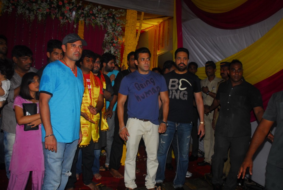 Salman Khan during Ganpati Visarjan Salman Khan