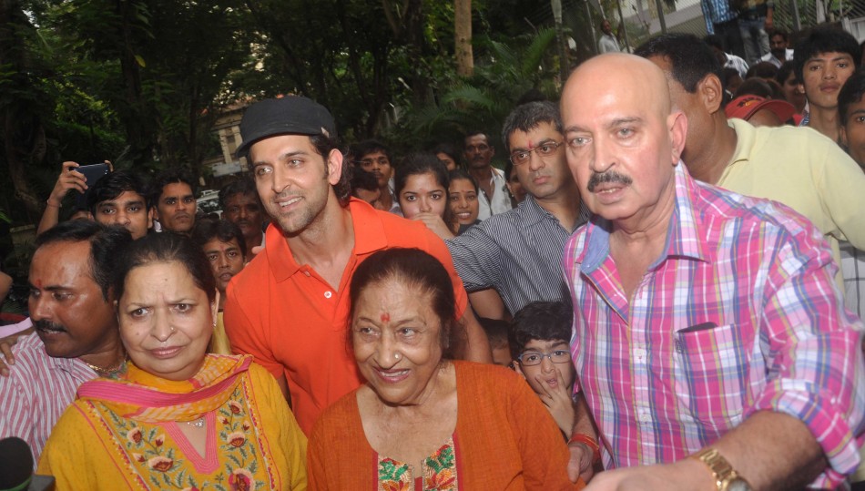 Hrithik Roshan during Ganpati Visarjan Hrithik Roshan