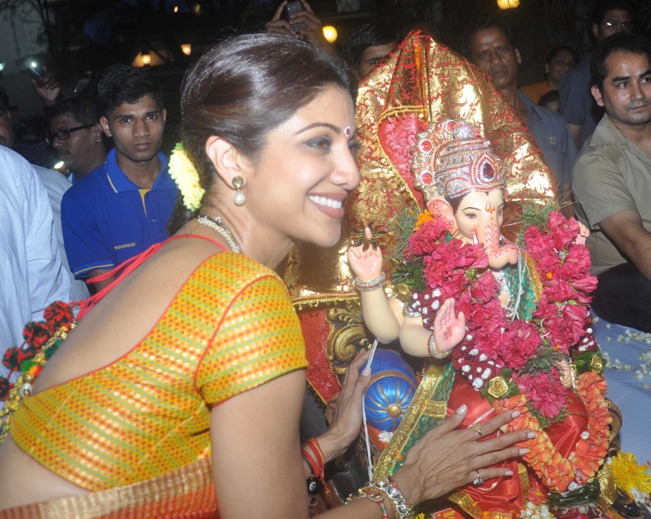 Shilpa Shetty during Ganpati Visarjan Shilpa Shetty