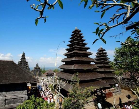 The Mother Temple of Besakih, situated in eastern Bali on the slopes of Mount Agung, the highest volcano on Bali Island. (Photo: Miss World/Facebook) Miss World 2013