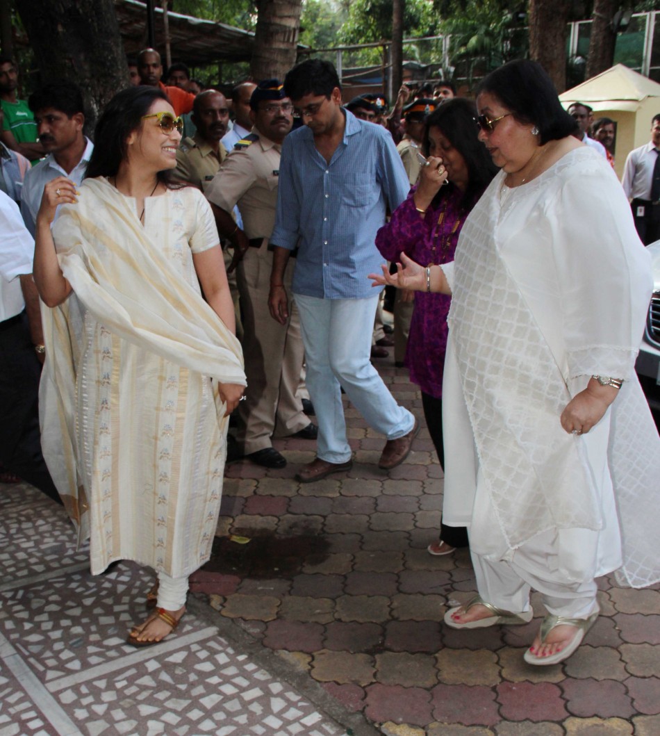 Madhuri Dixit's father prayer meet