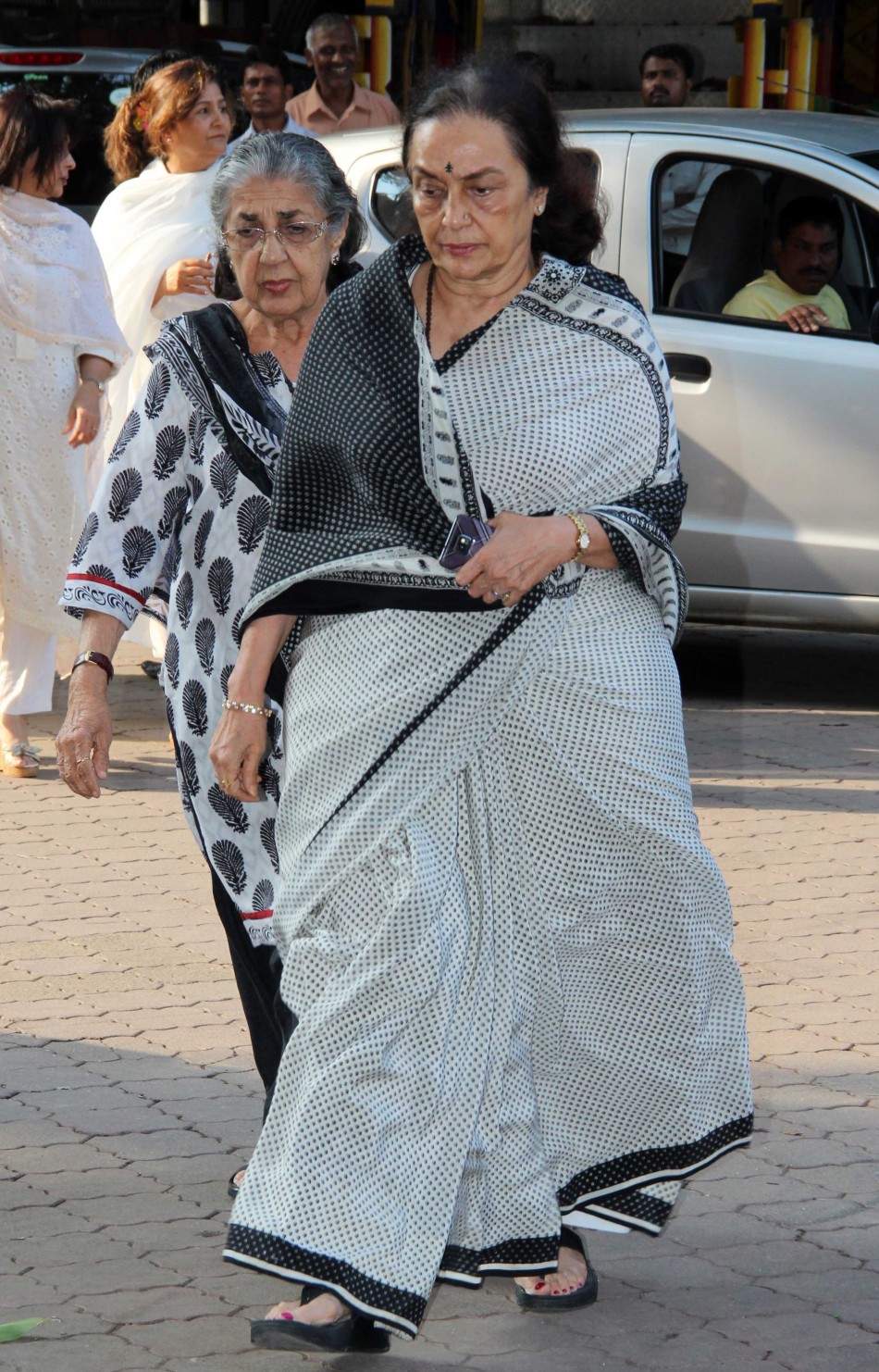 Madhuri Dixit's father prayer meet