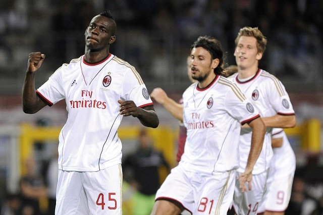 Mario Balotelli fails from the spot.