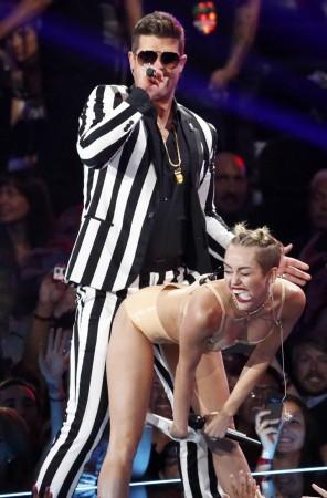 Robin Thicke Open Up About Miley Cyrus' Performance: 'Listen, I'm The Twerkee. I'm Twerked Upon' [SEE VIDEO]