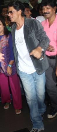 Shah Rukh Khan spotted at Airport Shah Rukh Khan