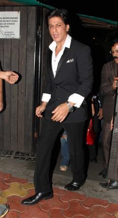 Shah Rukh Khan at Chunky Pandey's birthday bash Shah Rukh Khan