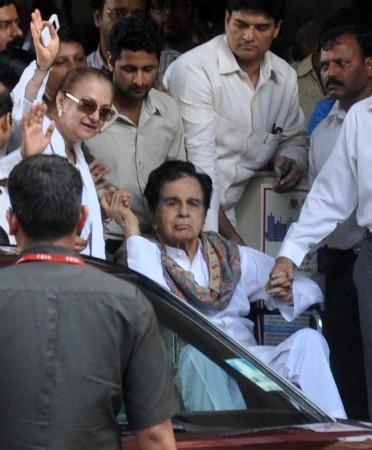 Dilip Kumar leaves Lilavati Hospital Dilip Kumar