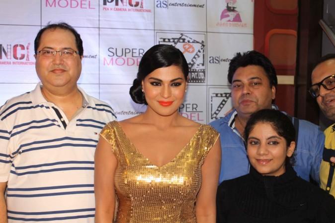 Navin Batra, Veena Malik, Tarannum Malik with Ravi Ahlawat at Super Model Premiere Navin Batra Veena, Malik Tarannum, Malik With Ravi Ahlawat