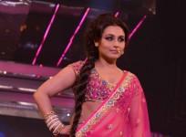 Rani Mukherji seen her in pink lehnga (varinder chawla)