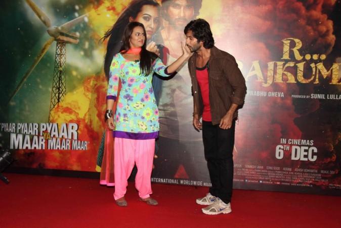 Shahid Kapoor and Sonakshi Sinha at trailer release of film R...Rajkumar Shahid Kapoor, Sonakshi Sinha