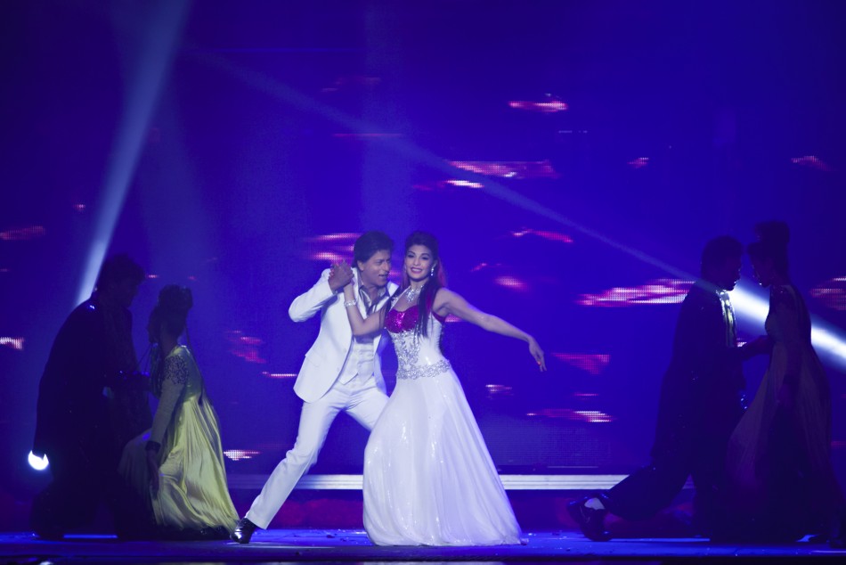 Shah Rukh Khan and Jacqueline Fernandez performing during Temptation Reloaded event Temptation Reloaded