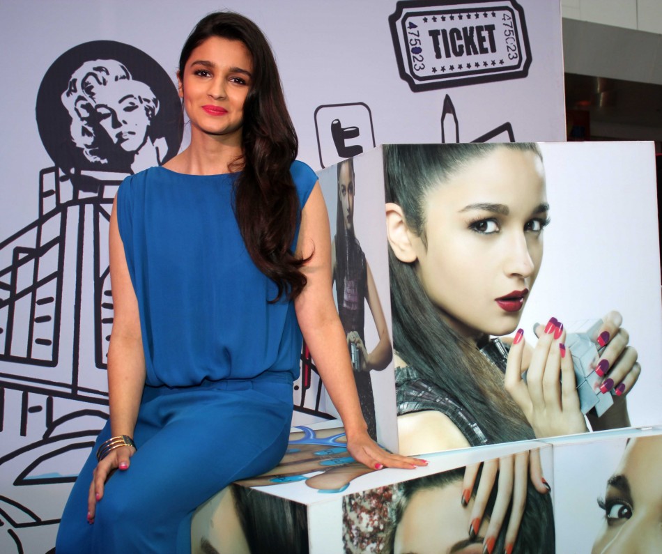 Alia Bhatt at launch of 'color' show Alia Bhatt