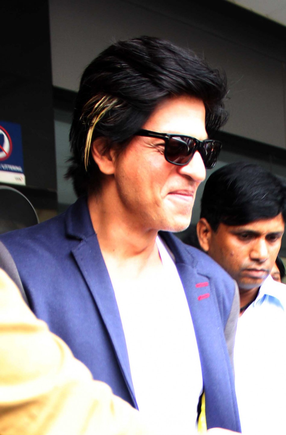 Shah Rukh Khan at Mumbai Airport  Shah Rukh Khan