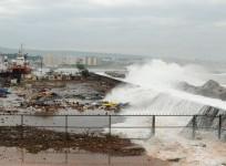 India's East Coast Braces for Cyclone Phailin