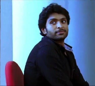 Screenshot from official Ivan Vera Maathiri trailer (YouTube)