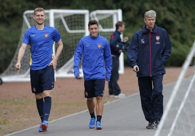 Wenger Ozil Mertesacker