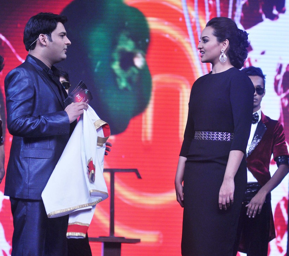 Sonakshi Sinha,Kapil Sharma at the Set of  Sonakshi Sinha,Kapil Sharma