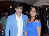 vivek-oberoi-with-wife-priyanka-alva