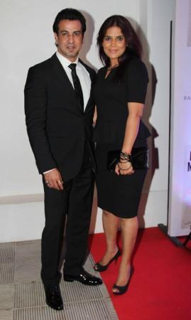 Television actor Ronit Roy and wife (photo Varinder Chawla) Television actor Ronit Roy and wife (photo Varinder Chawla)