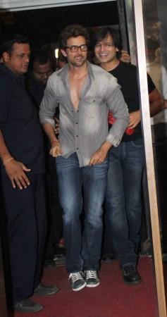 Hrithik Roshan and Vivek Oberoi at Chandan Cinema Hrithik Roshan, Vivek Oberoi