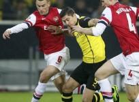 koscielny-lewandowski-mertesacker-arsenal-dortmund