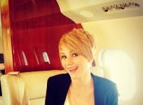 jennifer-lawrence-back-to-blonde-opts-for-pixie-hair-style